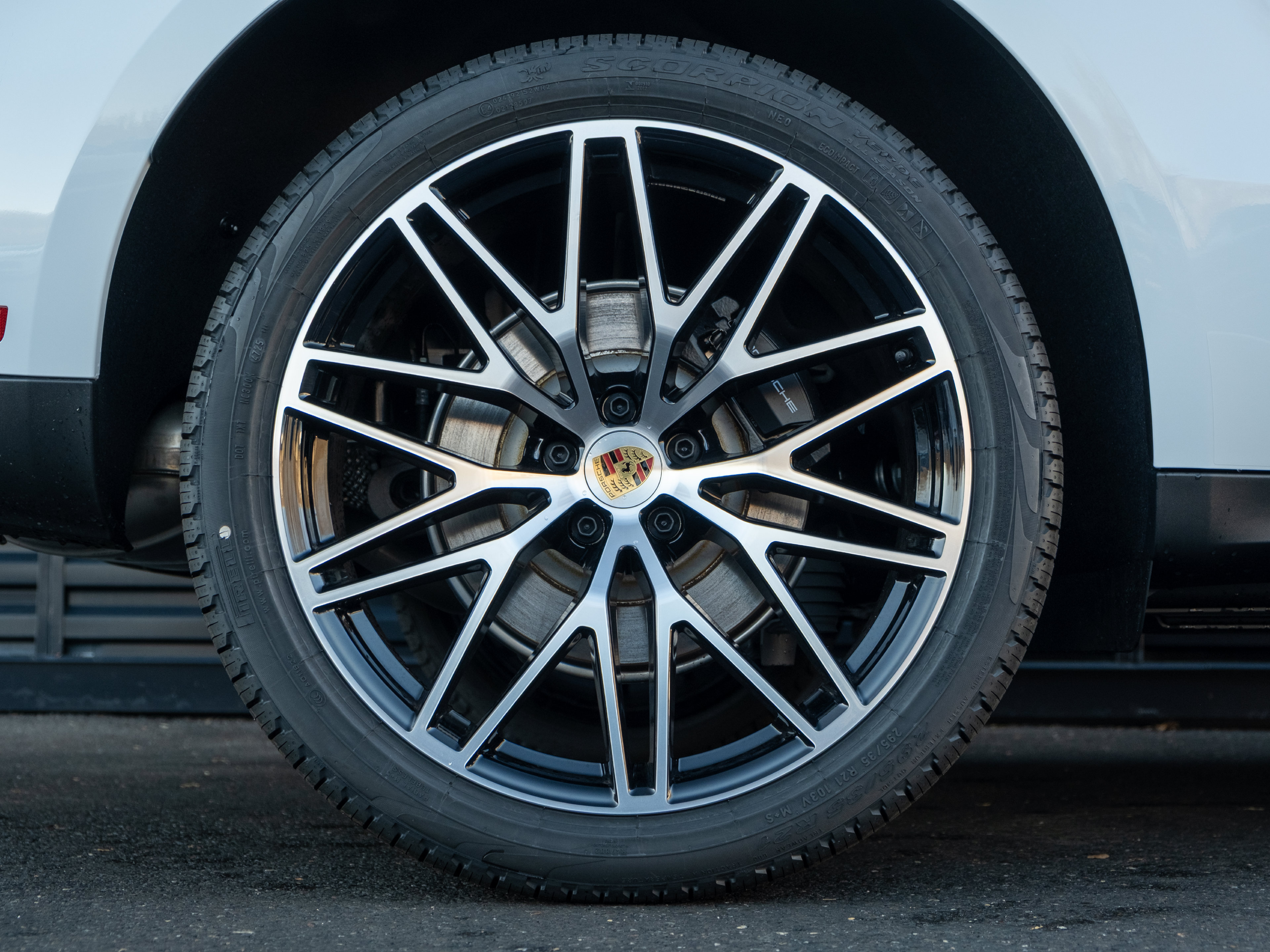 Certified 2026 Porsche Macan AWD/4WD image 14
