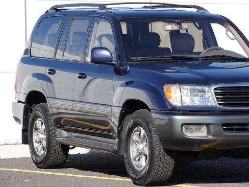 Used 2002 Toyota Land Cruiser AWD/4WD image 32