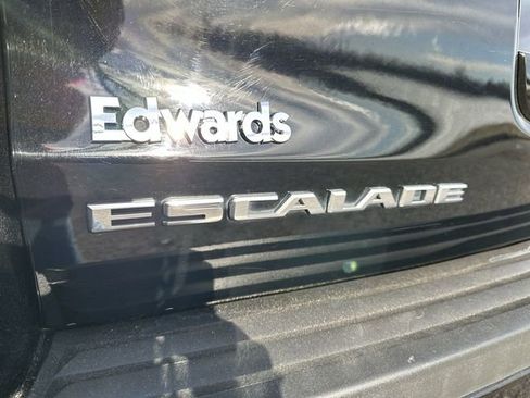 Used 2017 Cadillac Escalade Premium Luxury image 33