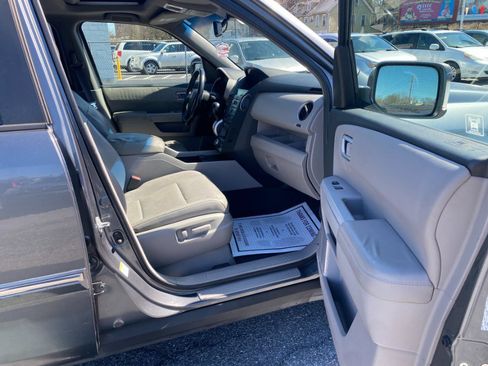 Used 2010 Honda Pilot Touring image 14