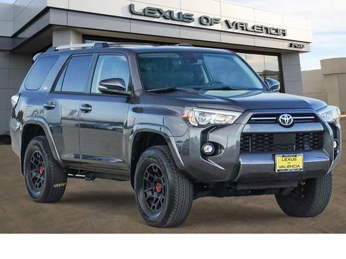Used 2022 Toyota 4Runner SR5 Premium image 5