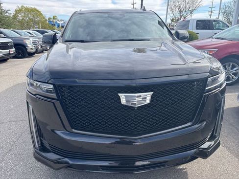 Used 2023 Cadillac Escalade ESV Sport w/ LPO, ONYX Package image 2