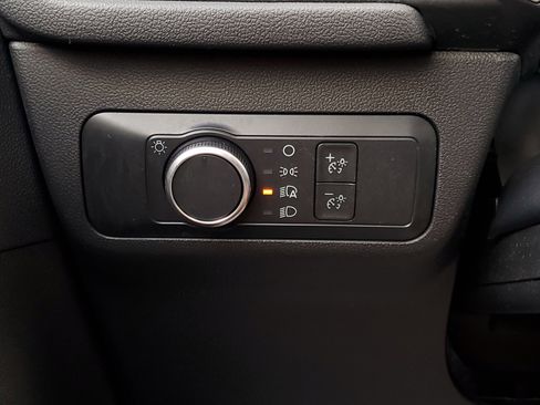 Used 2022 Ford Escape SE w/ SE Sport Appearance Package image 28