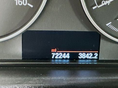 Used 2018 BMW 320i Sedan image 18