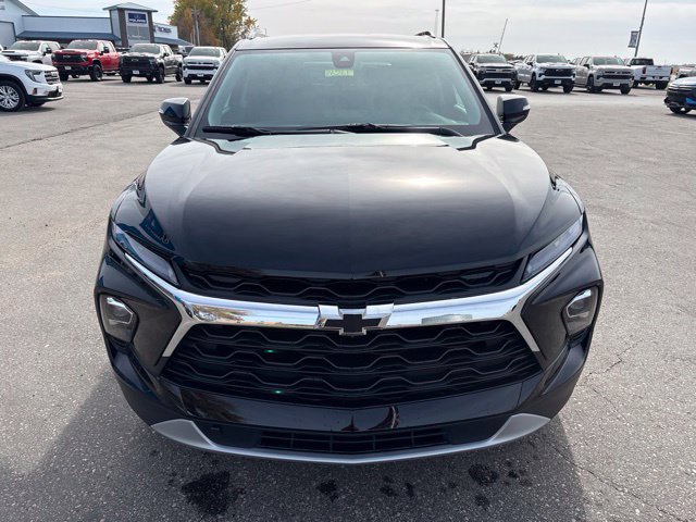 New 2026 Chevrolet Blazer LT w/ Sound & Technology Package AWD/4WD image 3