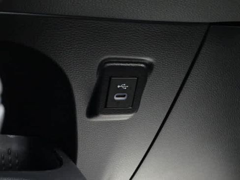 Certified 2025 Toyota Corolla SE image 33