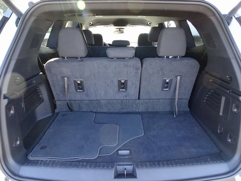 Used 2025 GMC Acadia Elevation image 10