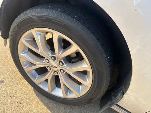 Used 2018 Ford Expedition Max Platinum AWD/4WD image 8