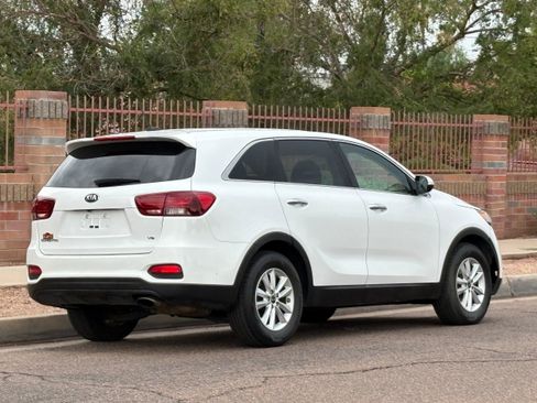 Used 2020 Kia Sorento FWD V6 image 9