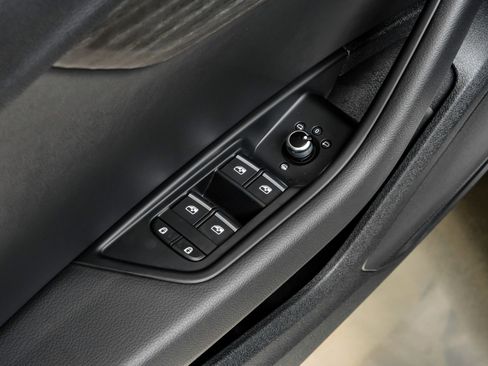 Used 2023 Audi A4 2.0T Premium w/ Convenience Package image 47