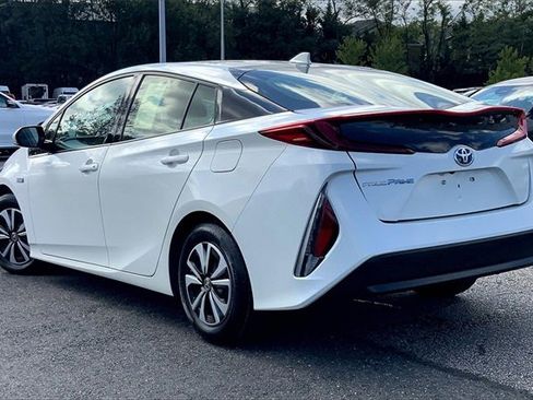 Used 2017 Toyota Prius Prime Premium image 10