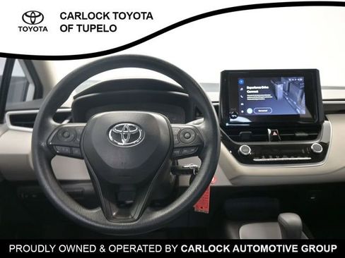 Used 2025 Toyota Corolla LE FWD image 29