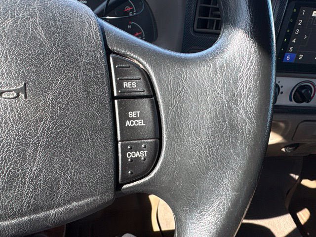 Used 2003 Ford F250 XLT AWD/4WD image 23