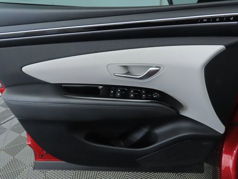 Used 2023 Hyundai Tucson Limited image 25