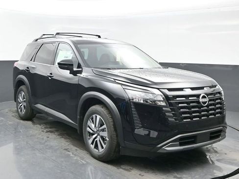 New 2026 Nissan Pathfinder SL image 8