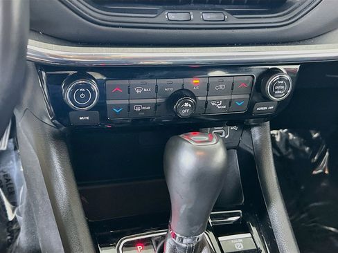 Used 2022 Jeep Compass Limited image 15