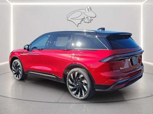 New 2026 Lincoln Nautilus Reserve w/ Jet Appearance Package image 3