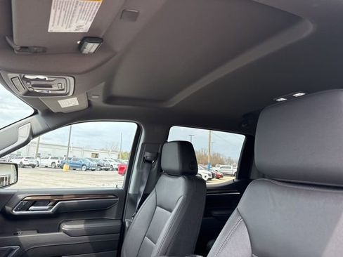 Used 2025 Chevrolet Silverado 1500 LT Trail Boss w/ LT Trail Boss Premium Package AWD/4WD image 19