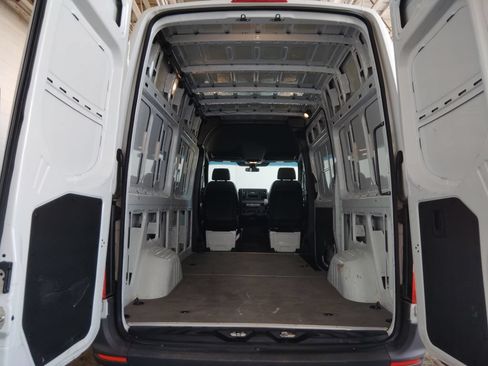 Used 2025 Mercedes-Benz Sprinter 2500 image 15