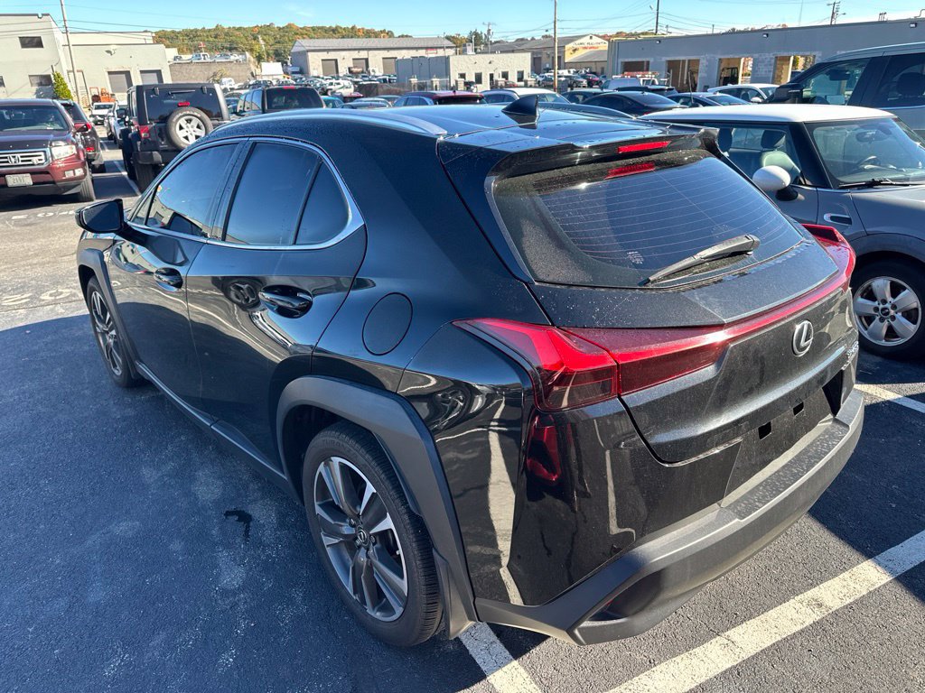 Used 2019 Lexus UX 200 w/ Accessory Package FWD image 4