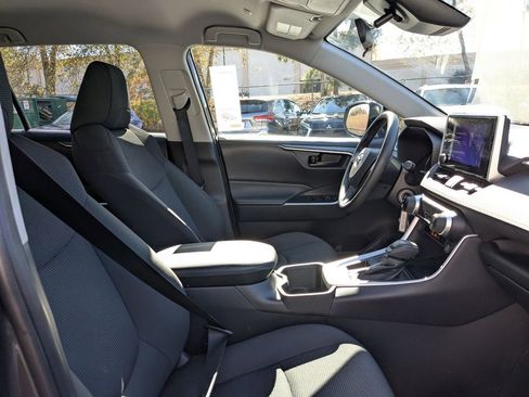 Used 2025 Toyota RAV4 LE image 31