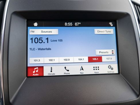 Used 2019 Ford Edge Titanium w/ Equipment Group 301A AWD/4WD image 18