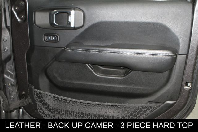 Used 2018 Jeep Wrangler Unlimited Sahara AWD/4WD image 21