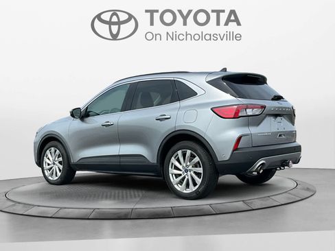 Used 2021 Ford Escape Titanium w/ Titanium Elite Package AWD/4WD image 3