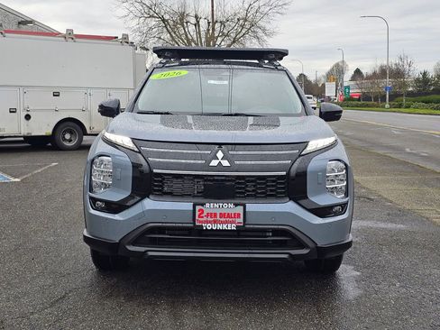 New 2026 Mitsubishi Outlander Trail Edition image 2