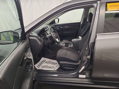 Used 2020 Nissan Rogue SV AWD/4WD image 3