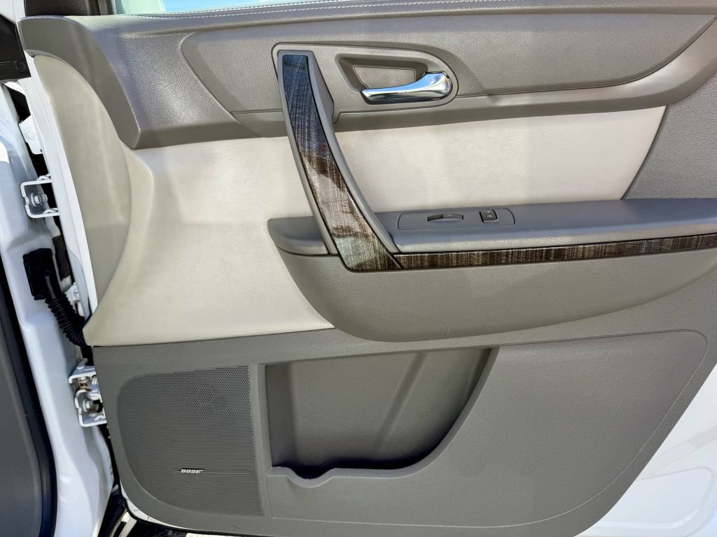 Used 2016 GMC Acadia SLT w/ Premium Edition FWD image 28