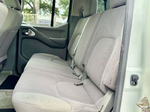 Used 2016 Nissan Frontier SV w/ SV Value Truck Package RWD image 16