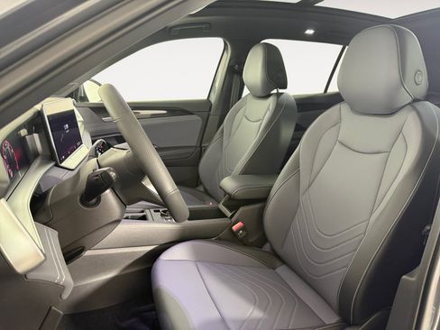 New 2026 Volkswagen Tiguan SE R-Line AWD/4WD image 7