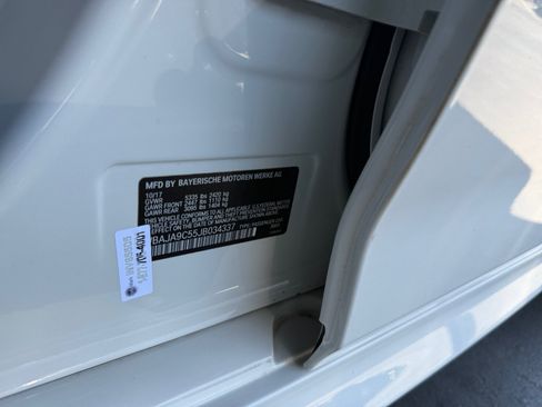 Used 2018 BMW 530e RWD image 25