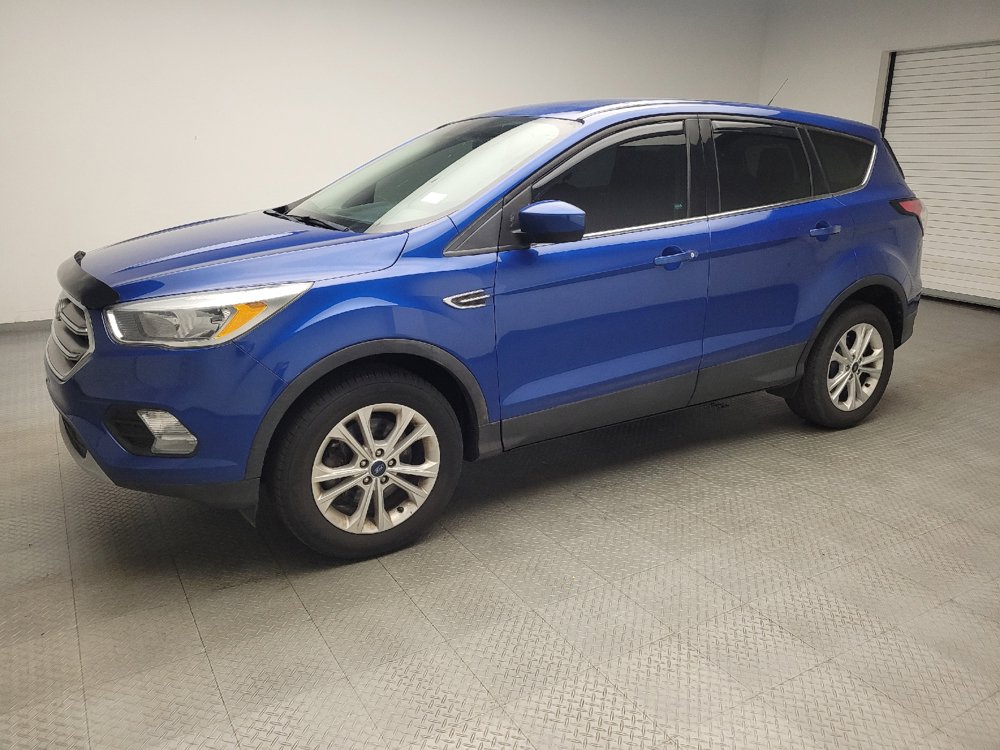 Used 2017 Ford Escape SE w/ SE Cold Weather Package AWD/4WD image 2
