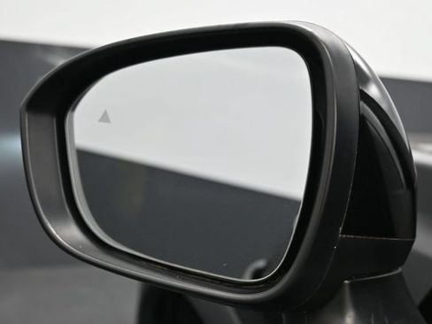 Used 2022 Nissan Rogue SV FWD image 4
