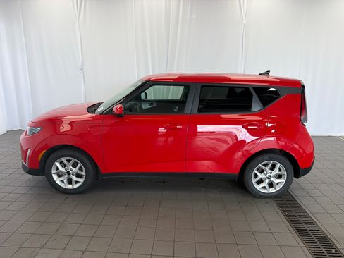 Used 2025 Kia Soul S FWD image 8