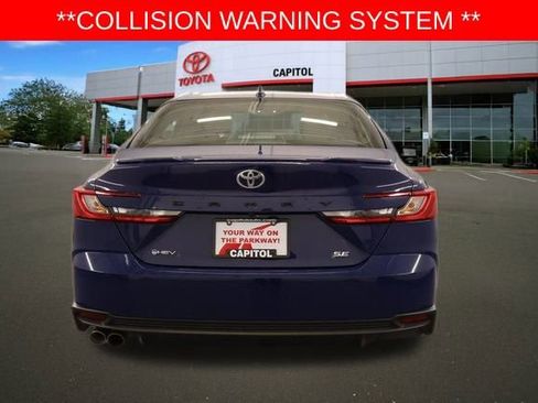Used 2025 Toyota Camry SE image 6