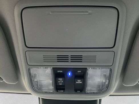 Used 2024 Honda Odyssey EX-L image 30