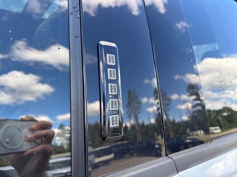 Used 2023 Ford F150 Raptor AWD/4WD image 10