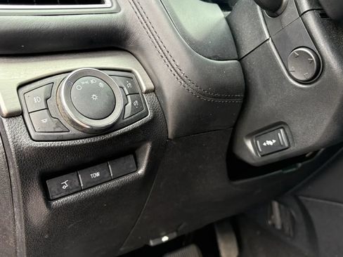 Used 2019 Ford Explorer Platinum AWD/4WD image 17