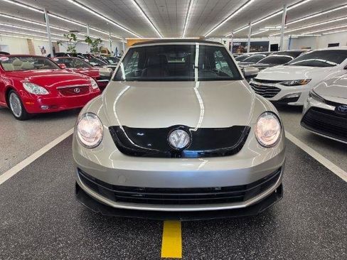 Used 2015 Volkswagen Beetle 1.8T FWD image 2