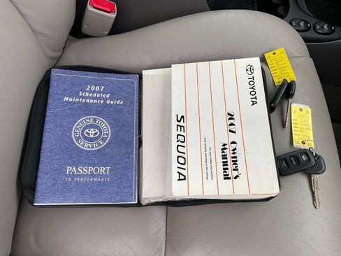 Used 2007 Toyota Sequoia SR5 image 31