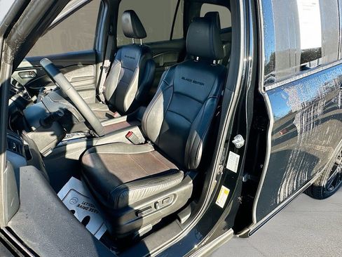 Used 2022 Honda Pilot Black Edition image 21