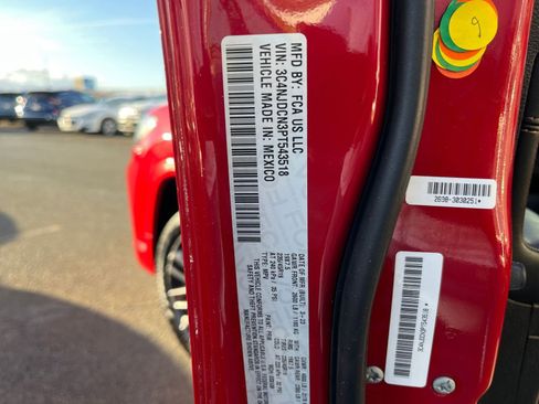 Used 2023 Jeep Compass Limited image 31