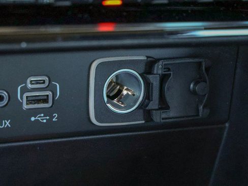 Used 2023 Jeep Grand Cherokee Limited w/ Black Appearance Package image 21