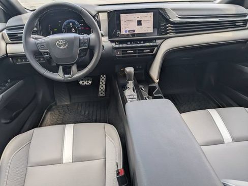 Used 2026 Toyota Camry SE FWD image 19