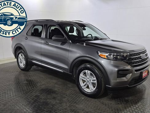 Used 2022 Ford Explorer XLT AWD/4WD image 15