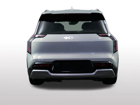 Certified 2024 Kia EV9 Land AWD/4WD image 10