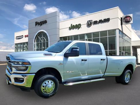 New 2026 RAM 3500 Big Horn AWD/4WD image 4